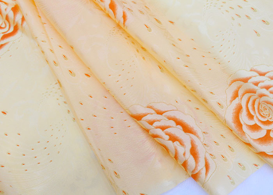 Großhandel für Heimtextilien Leichte Farbe Golddruck Matratzen Stoff 100 Polyester Matratzen Stoff