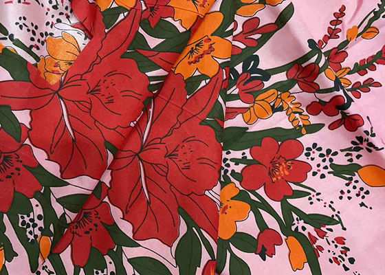 Strickte Polyester-Verzerrung 100% Matratzen-steppendes Gewebe 110gsm 100T