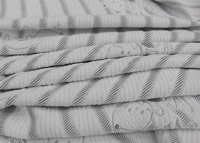 GROßhandel FARBE Weiße Gewebe 100 Polyester Gewebe aus Gewirken Weiches Leder Muster Garnmatratze Gewebe Jacquard Matratze Gewebe